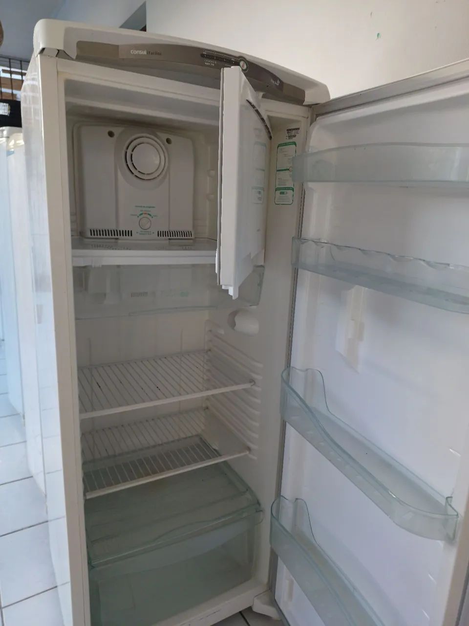 Geladeira frost free 300lts ótimas condições  - Foto 4