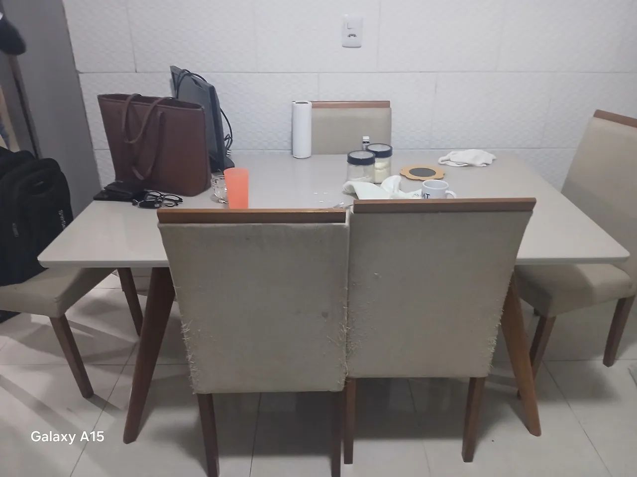 Mesa em mdf com 6 cadeiras