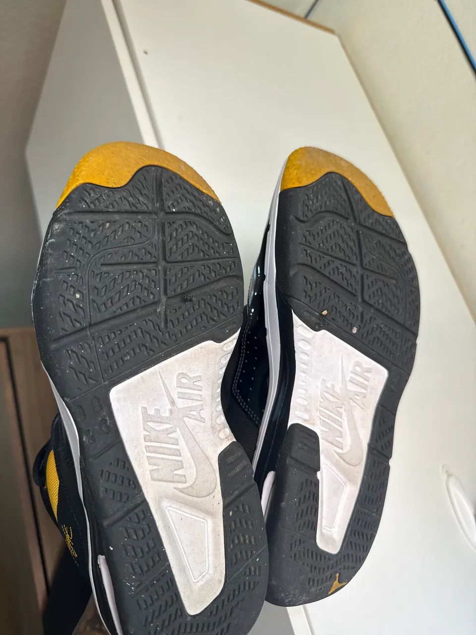 Jordan Stay Loyal 3 Black Yellow Ochre número 41  - Foto 3