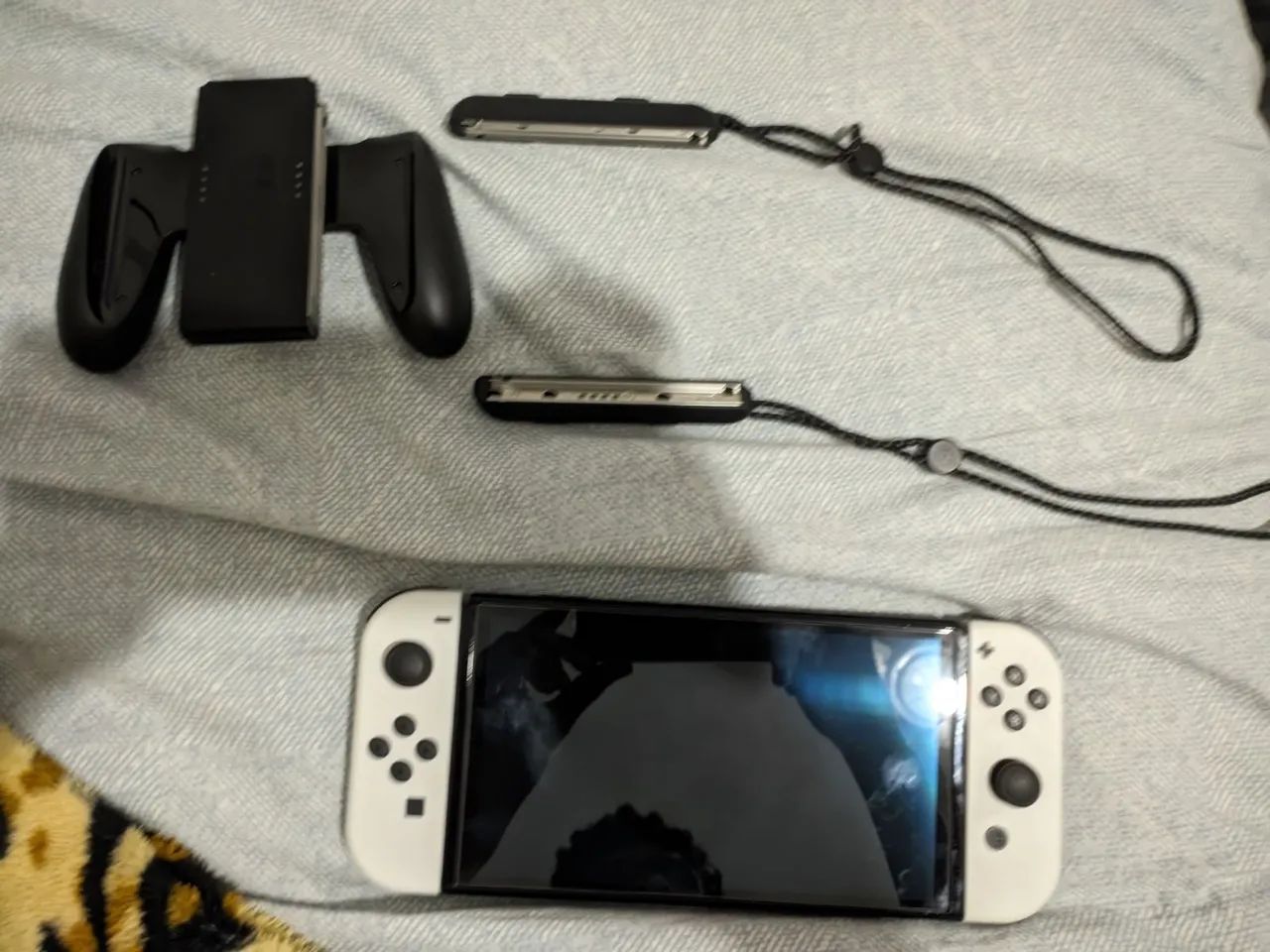 Nintendo switch oled desbloqueado - menos de 1 mês de uso