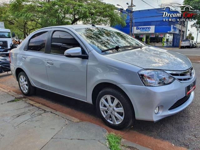Toyota Etios Sedan 1.5 XLS Flex automático único dono 2017 - Foto 2