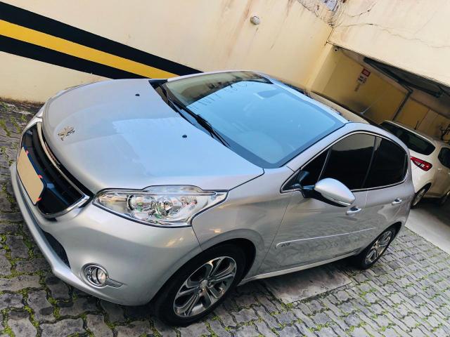 Peugeot 208 grife