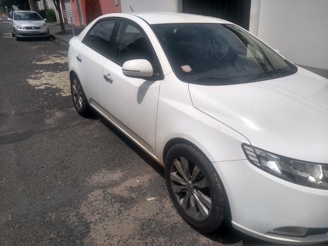 Vendo Kia Cerato 2011 - Foto 2