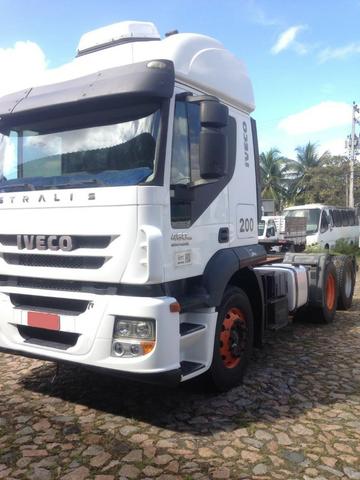 Iveco 740S46T 2011 6x4 automática Teto Alto - Foto 13