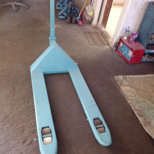 Vendo Paleteira 2,5 toneladas