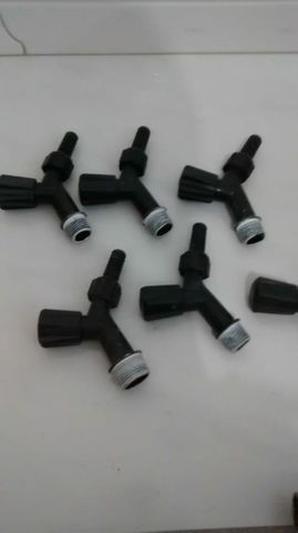 Torneira pequena de plástico 1,00
