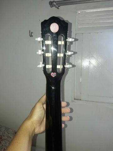Violão semi novo!