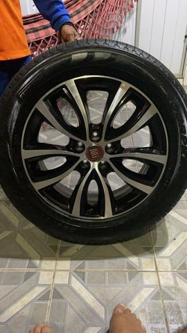 RODA + pneus da Fiat toro ultra