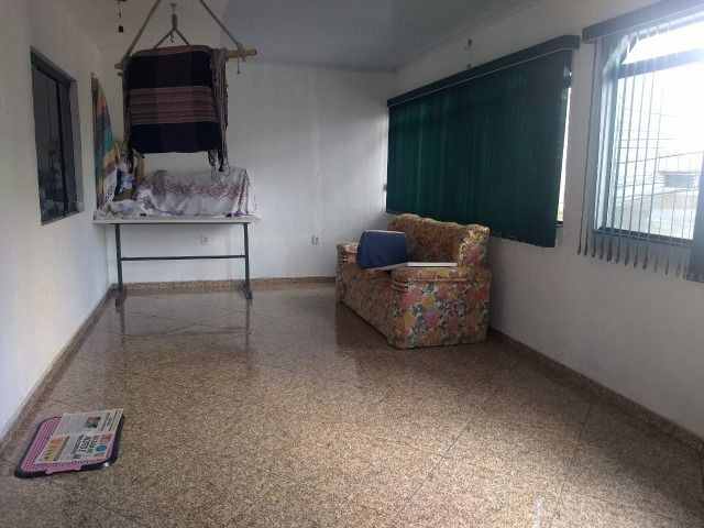 QS 16, 03 suítes, 04 salas, cozinha planejada, garagem pra 04 carros - Foto 5