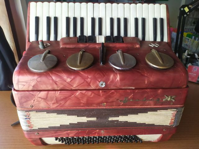 Sanfona acordeon Hering 80 baixos