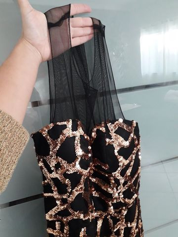 Vestido de formatura com transparência e bordado paetê - Foto 3