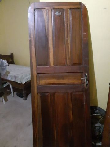 Vendo porta de madeira - Foto 2