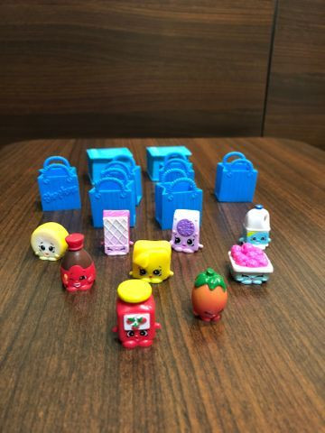 9 Shopkins + acessórios
