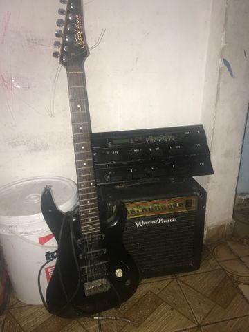Guitarra caixa e pedaleira