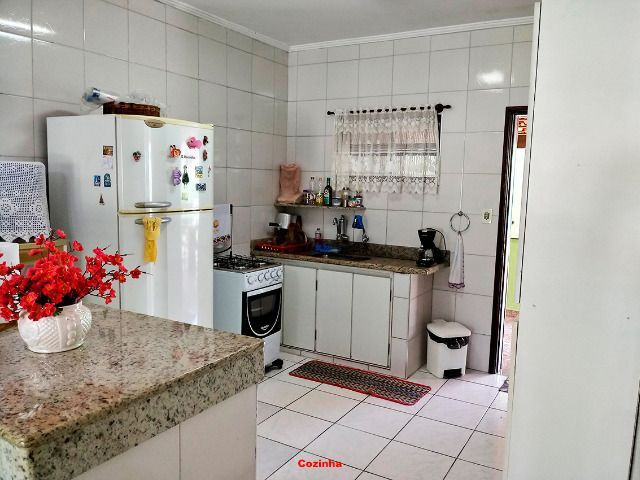 Vendo Casa 03 Dormitórios (02 Suítes) em Itanhaém SP, Lado Praia, próximo ao Jardim Suarão - Foto 6