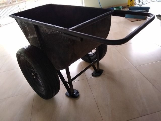 Girica carrinho mão Jirica 2 rodas, ótimo estado, favor ler anuncio - Foto 2