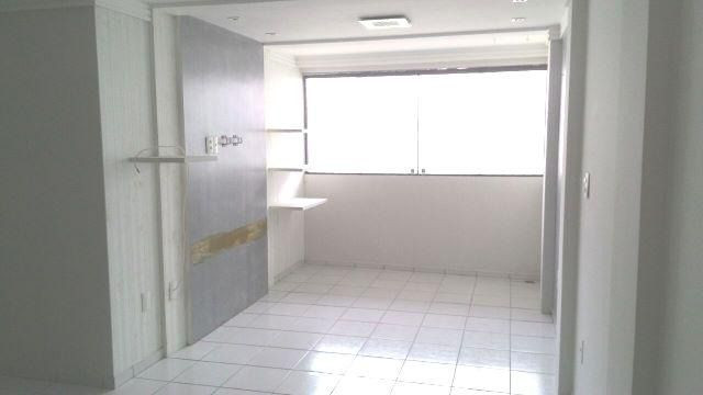 Apartamento nos Bancários com 2 qtos, sendo 1 suíte e escritório! - Foto 10