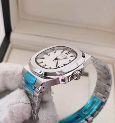 Rel ógio Patek Philippe Nautilus - Foto 2