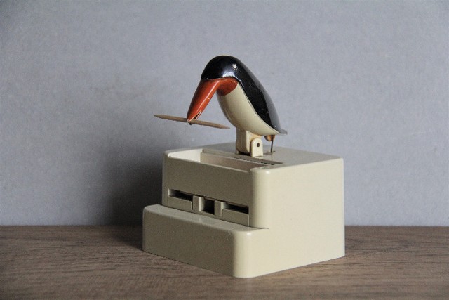 Dispersor de Palitos Pinguim SM - Origem França - Fabric Anos 50 - Foto 5