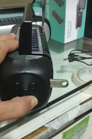 Rádio e  caixa de som portátil 