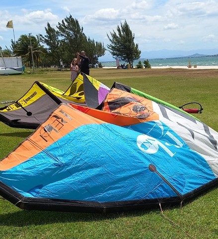 Kitesurf North Rebel 12 2012 em bom estado, é pegar e velejar, ideal para iniciantes