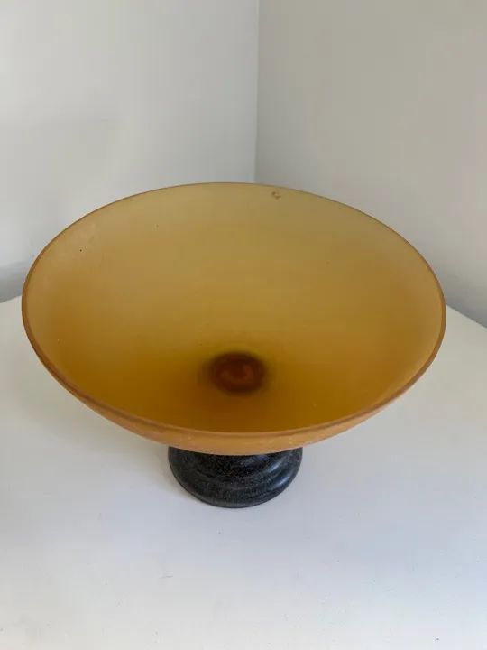 Fruteira de vidro com pé de ferro 21x30 cms  Antiga(crédito, débito, Pix e PicPay)  - Foto 2