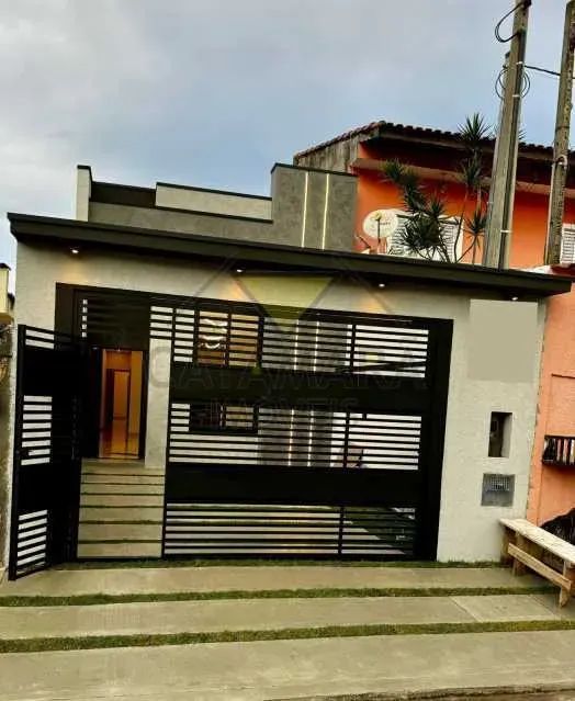 Casa térrea à Venda no Jardim Layr, Mogi das Cruzes - SP.