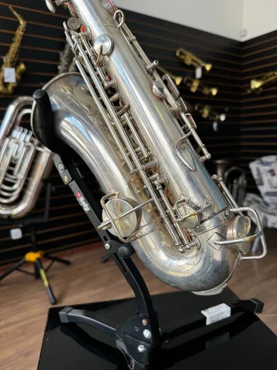 SAX ALTO KING PRATA DE 1924/1925 INSTRUMENTO MILITAR AMERICANO - RARIDADE (USADO) PARCELAM - Foto 5