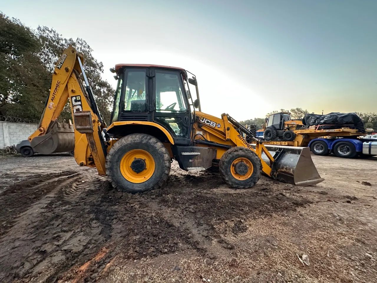 Retroescavadeira JCB 3CX 2020 4X4  - Foto 3
