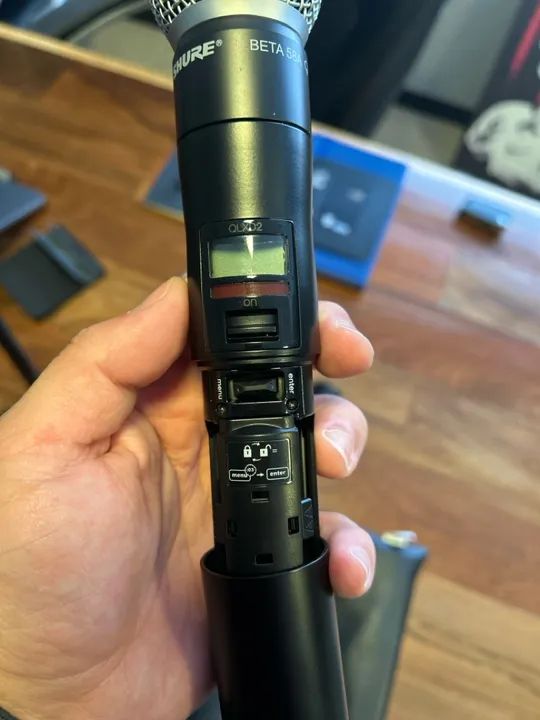 Transmissor Shure Qlxd4 e 2 microfones Beta 58a - Foto 5