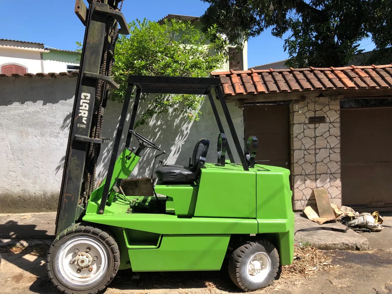 Empilhadeiras Clark e Hyster XM