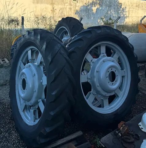 Rodagem fina para trator com centro 12.4-38