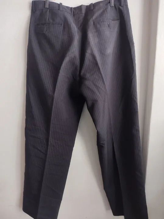 Calça risca de giz Tam 46  - Foto 2