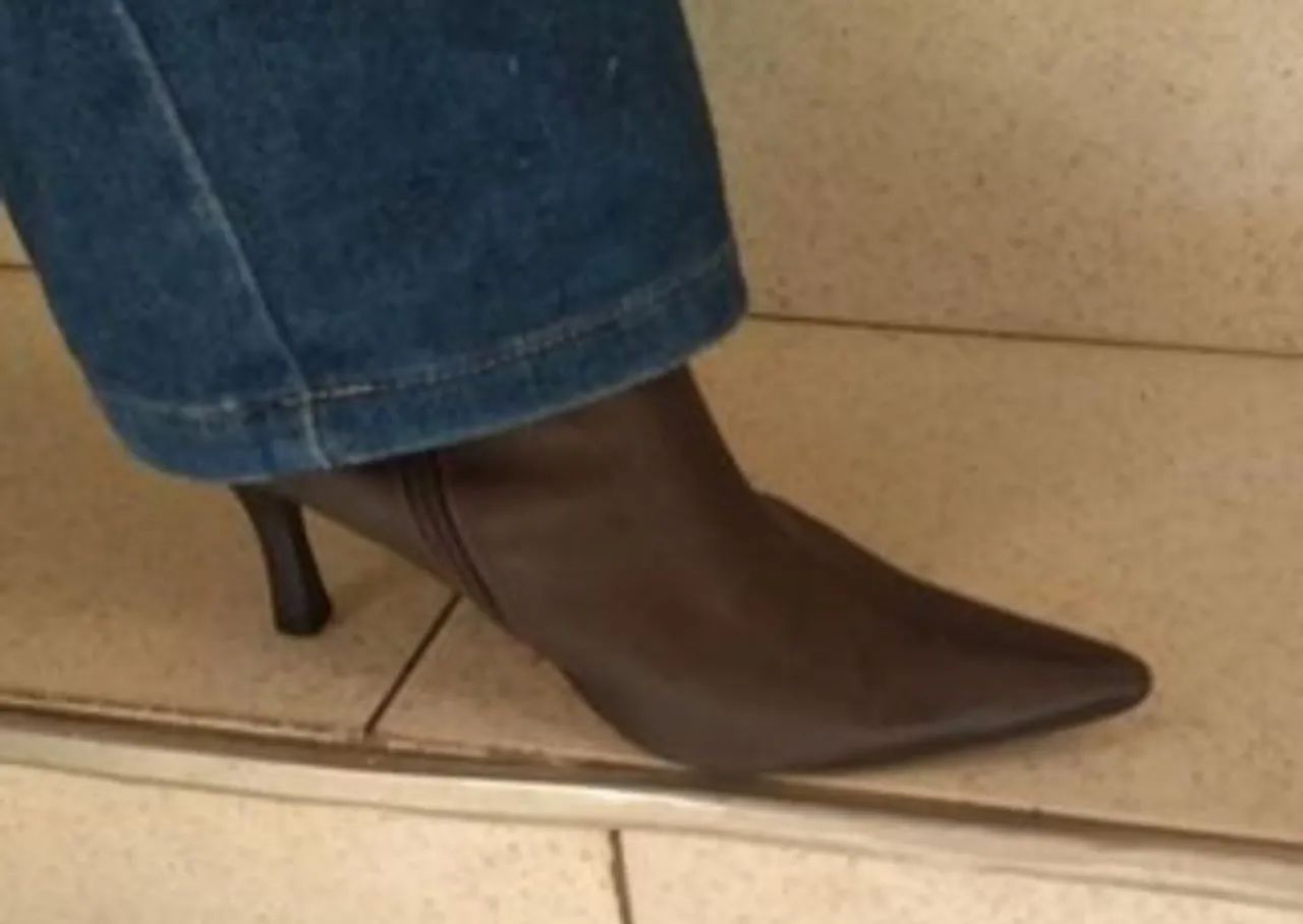 Bota Arezzo Tam 38  - Foto 4
