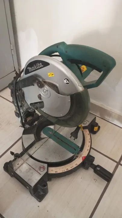 Serra meia esquadria Makitaa - Foto 3
