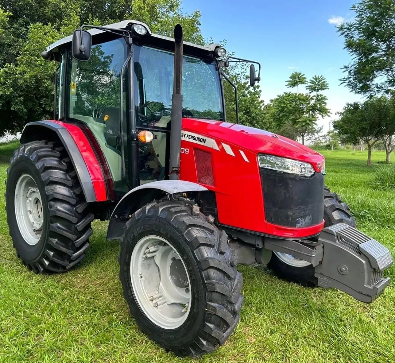 Trator Massey Ferguson 4709 ano 2019