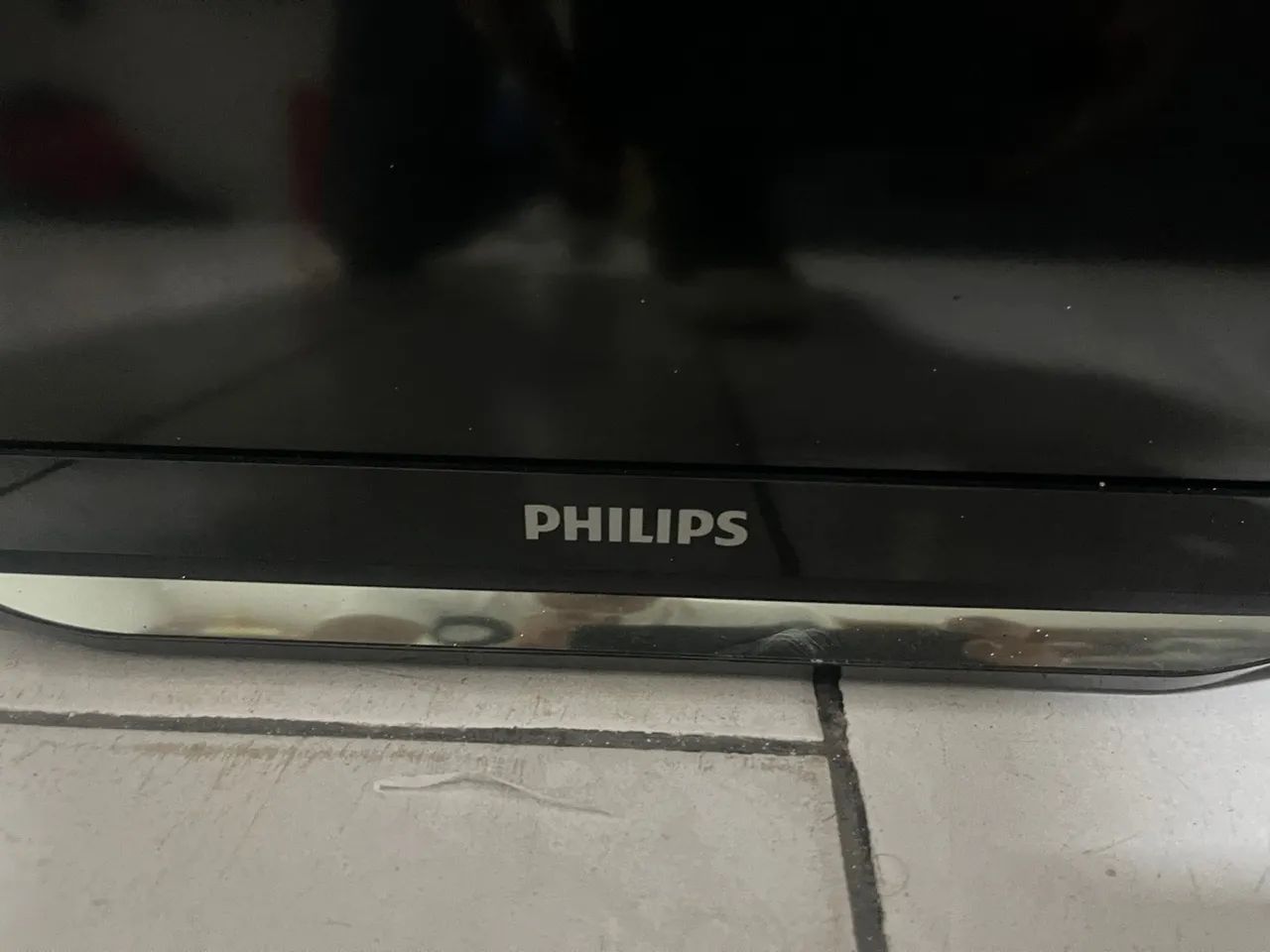 Tv led 49? com tela quebrada 