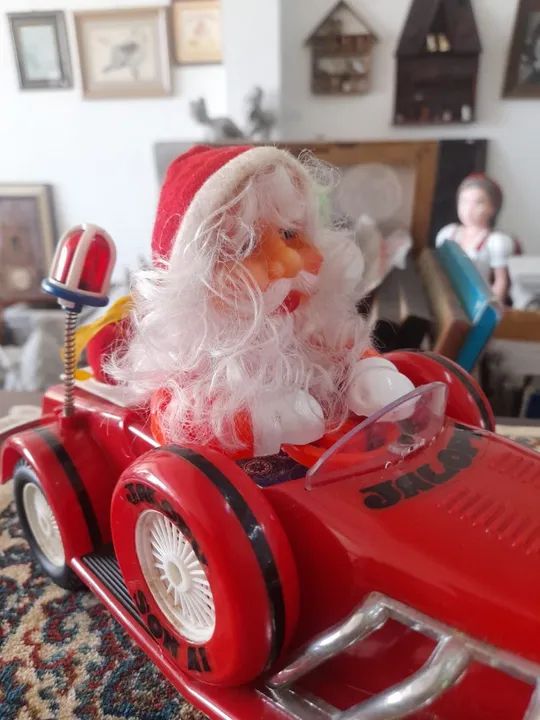 Papai Noel de brinquedo em carro antigo funcionando  - Foto 2