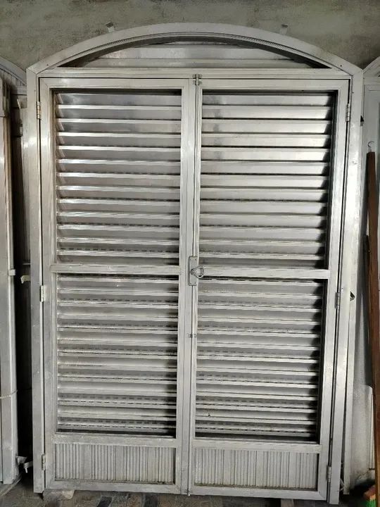 Portas em Alumínio ótimo estado (veja descrição) - Foto 2