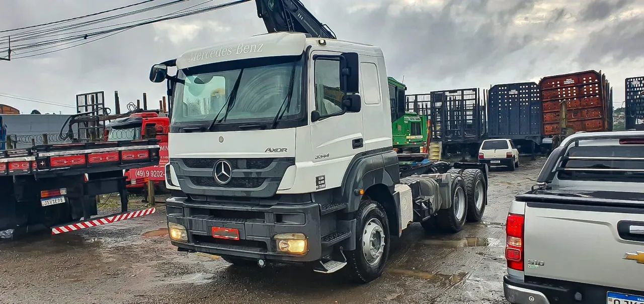 Caminhão Mercedes-Benz Axor 3344 6x4  