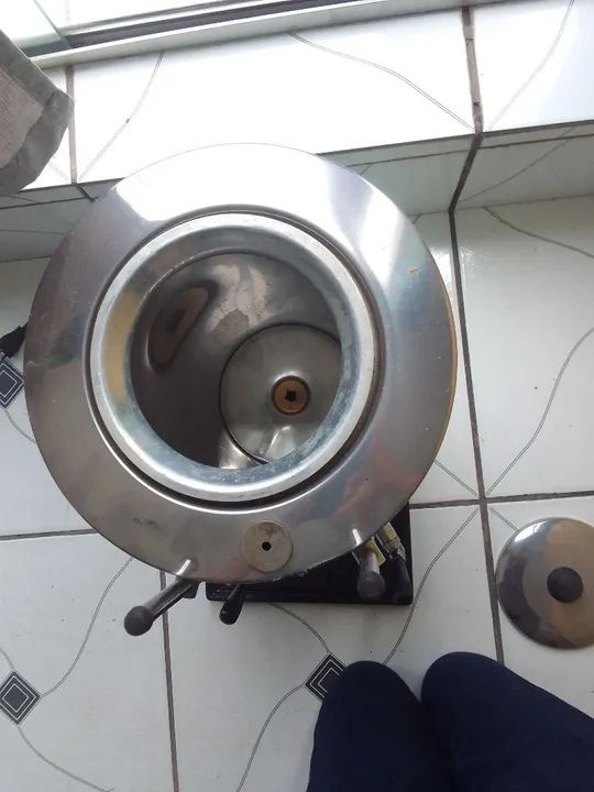 Cafeteira industrial  6 litros semi nova - Foto 3