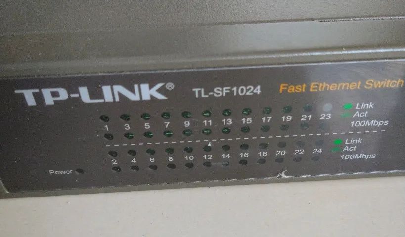 Switch de rede TP-Link 24 Portas 10/100