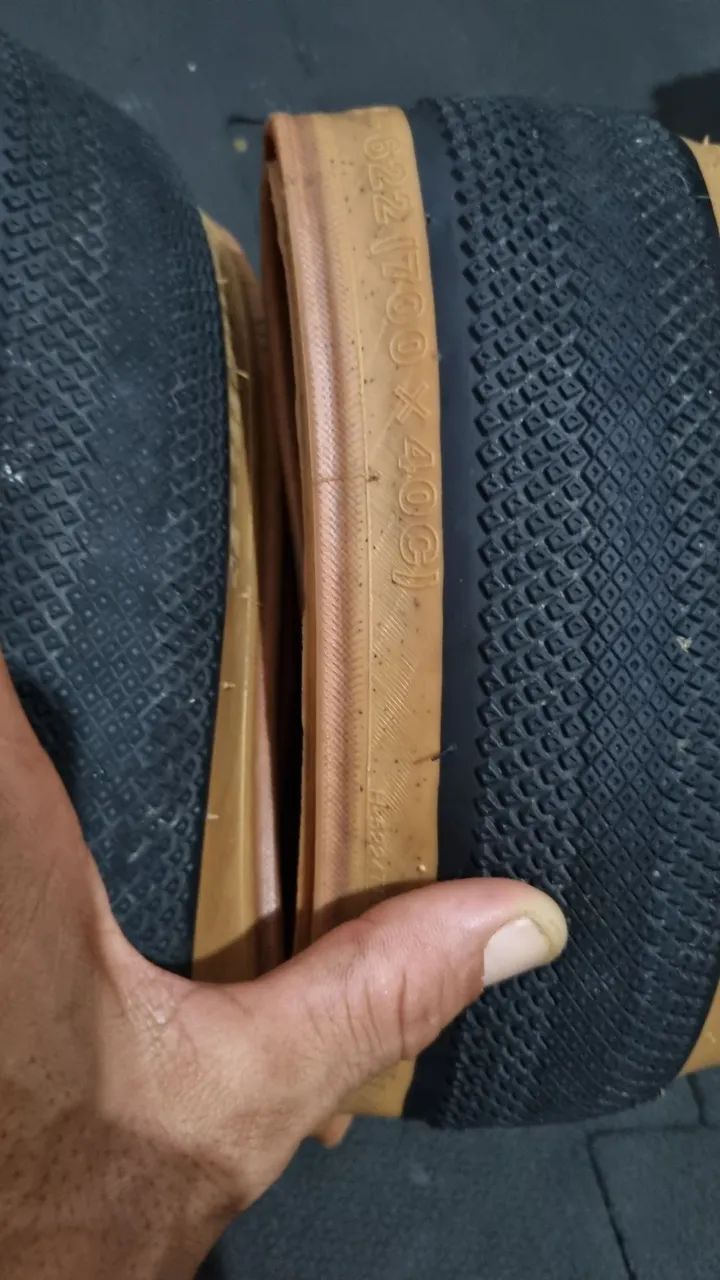 Pneus de 700/40 Kevlar( Leia a descrição) - Foto 2