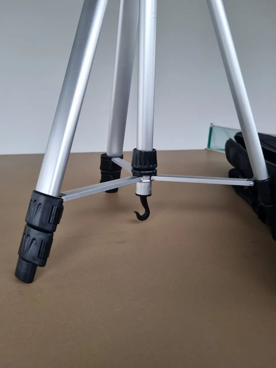 VENDO Tripés para câmera + 1 Bolsa de Transporte - Foto 3