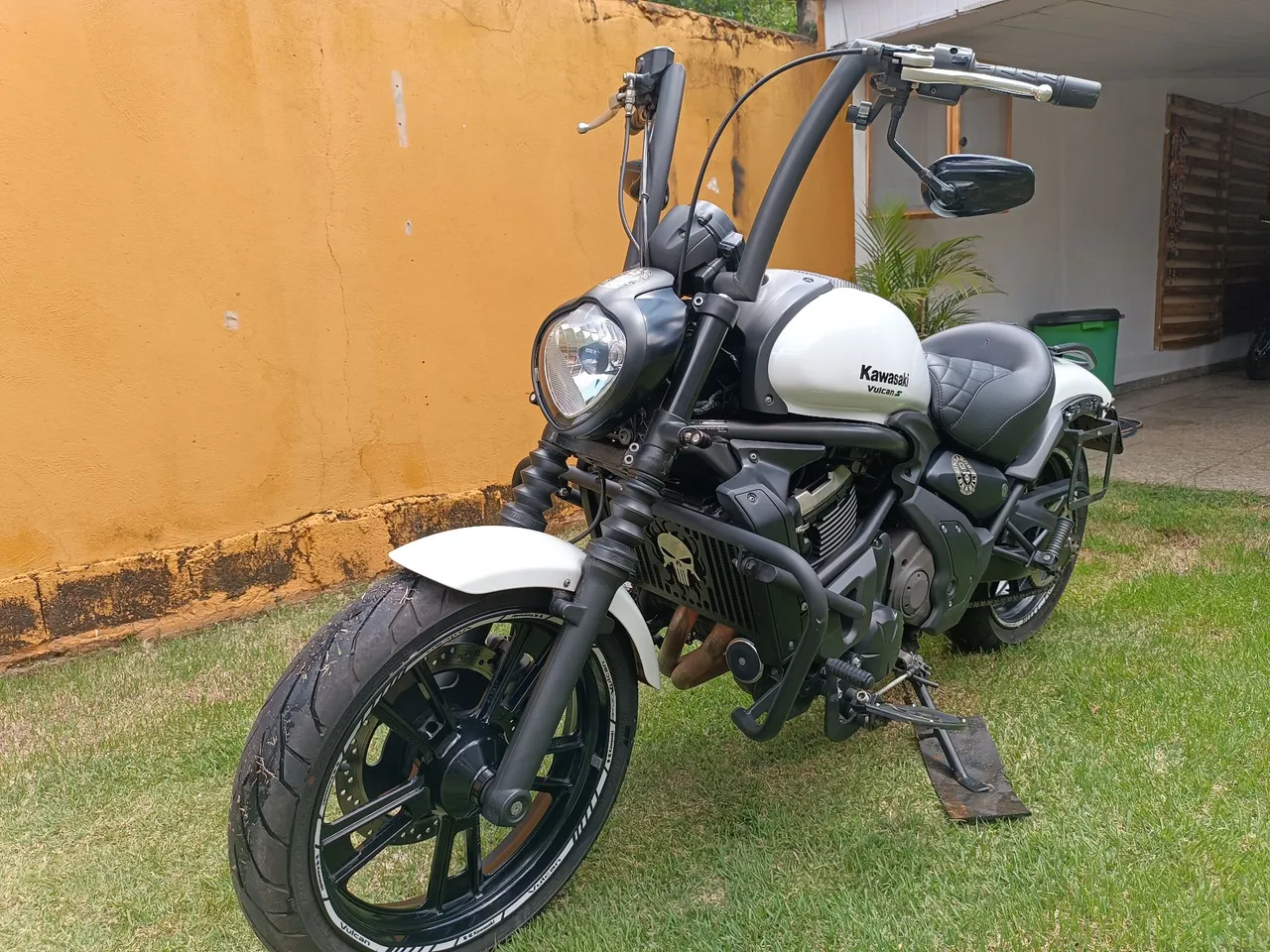 Kawasaki vulcan 650s customizada, linda