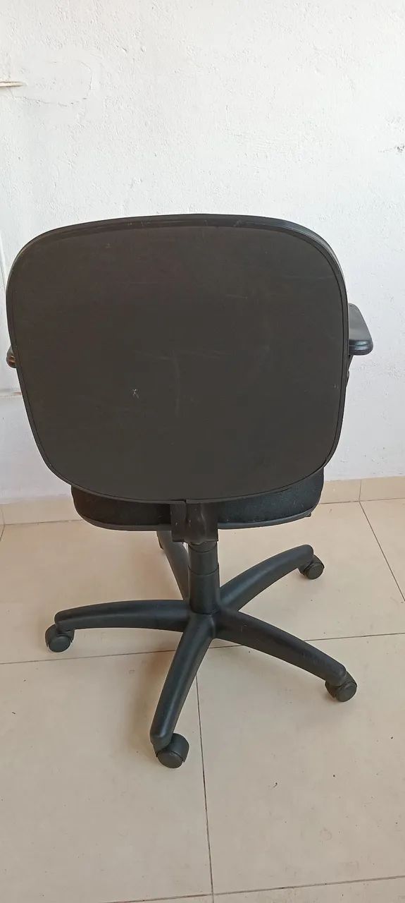 Cadeira de Escritório Preto com Rodinhas - Foto 5