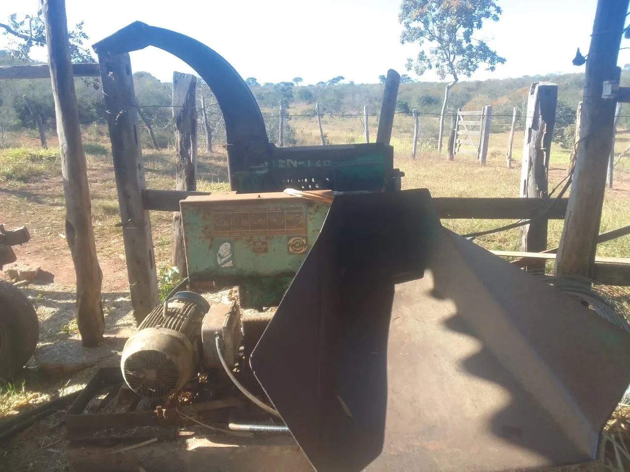Vendo picadeira Nogueira En12b com motor de 10cv monofásico