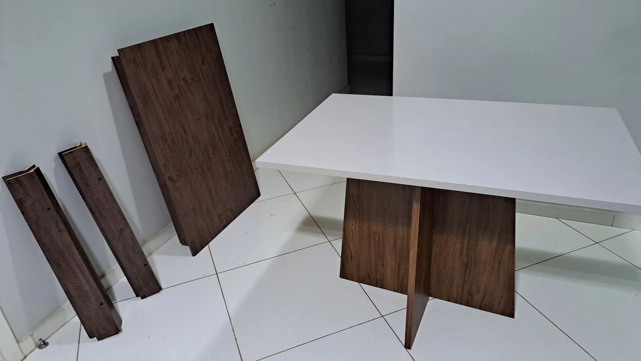 Mesa de jantar com design moderno e elegante