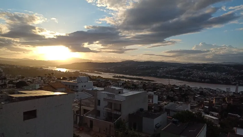 Lindo Apartamento no jardim planalto Colatina, com 3 quartos sendo uma suíte, uma sala gra