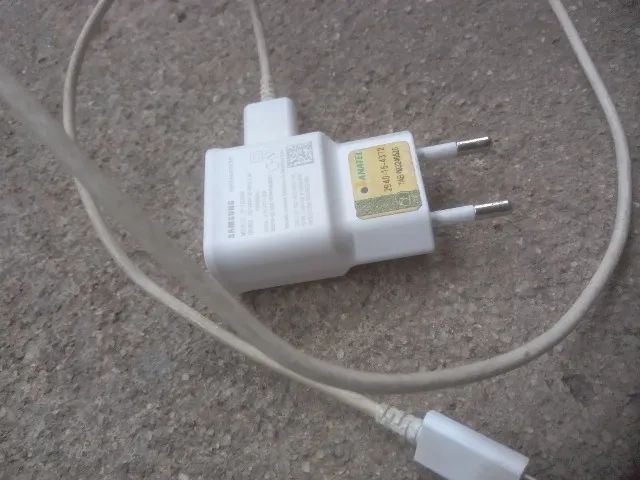 Carregador Samsung original em pleno funcionamento - Foto 3